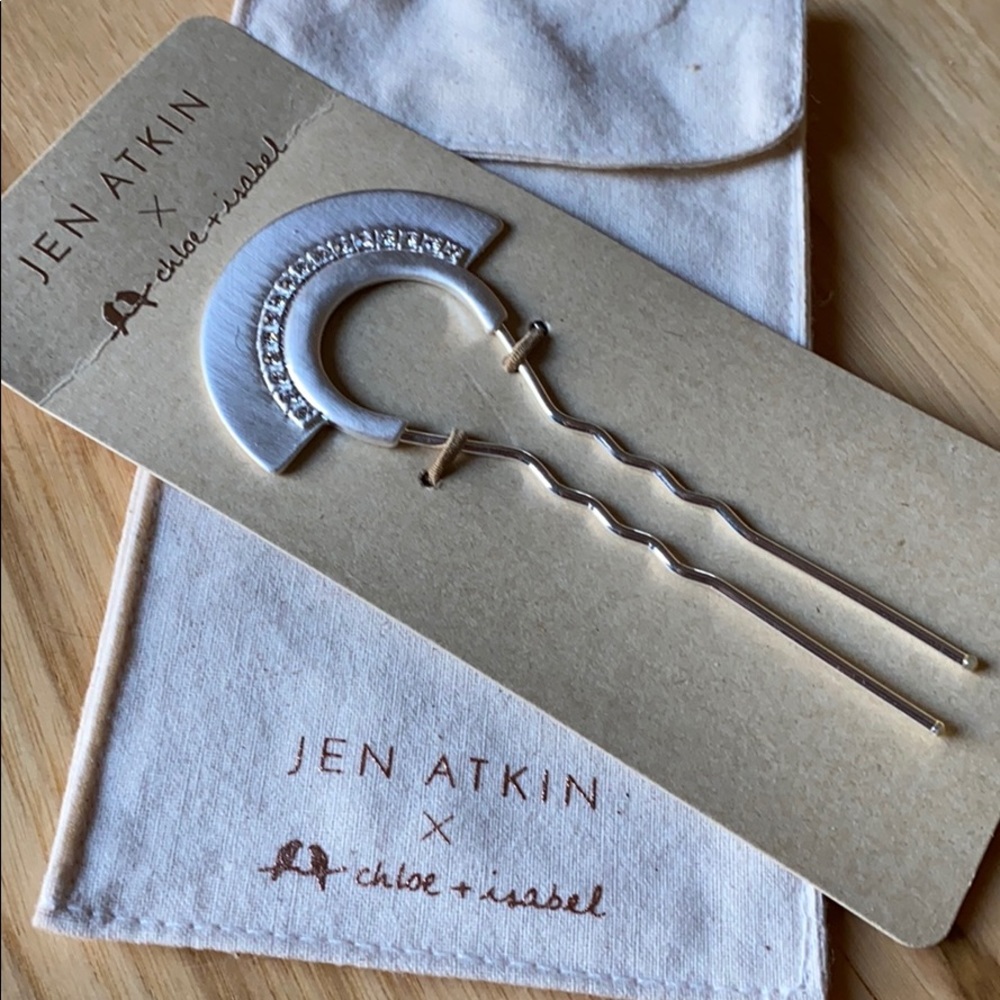 Crystal Pavé Fan Pin